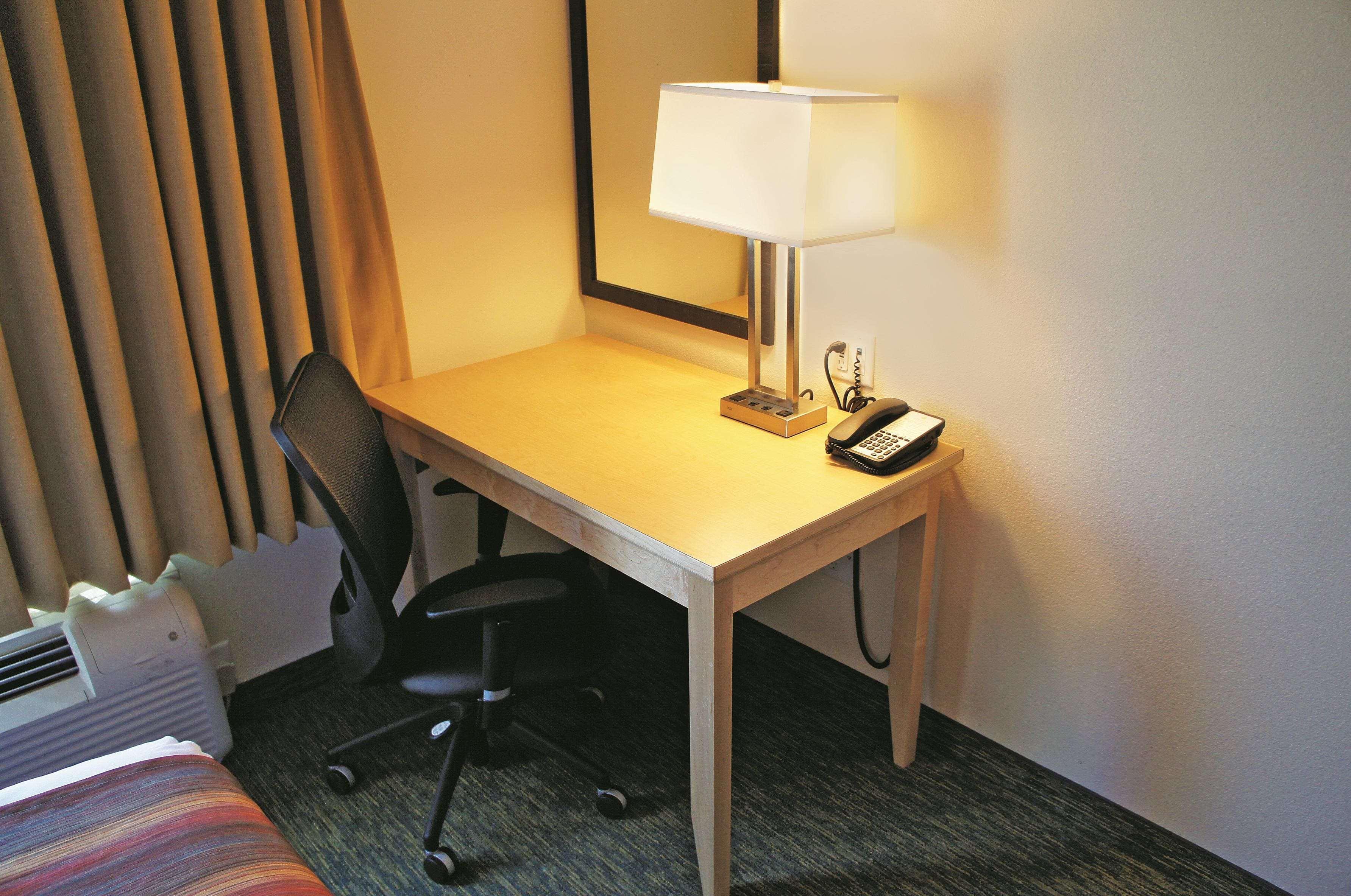 La Quinta By Wyndham Grand Forks Otel Dış mekan fotoğraf